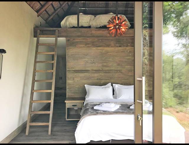 BEDROOM HOUSE FOR SALE IN DITHOLO WILDLIFE ESTATE